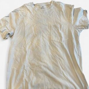 ⭐️2 FOR $15⭐️ 
Men’s Tan Pocket T-Shirt